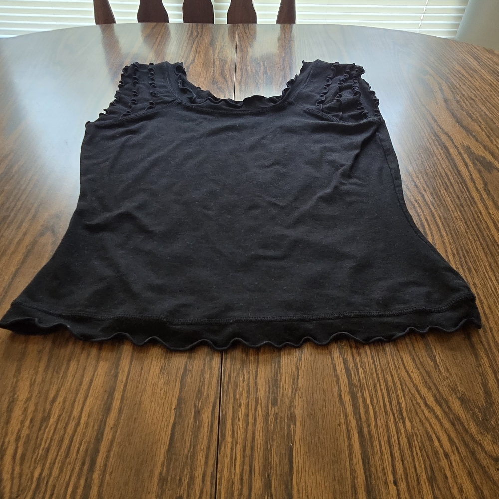 Q.U.E. Tank Top - Picture 2 of 5